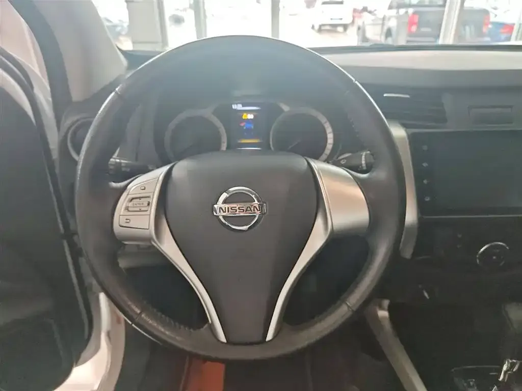 Nissan Navara 2023 из CN, фото 3