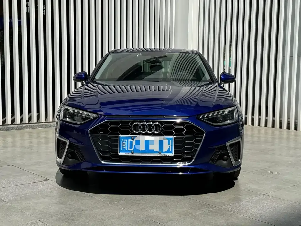 Audi A4L 2021 из CN, фото 2