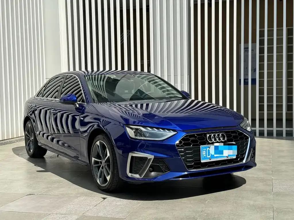 Audi A4L 2021 из CN, фото 3