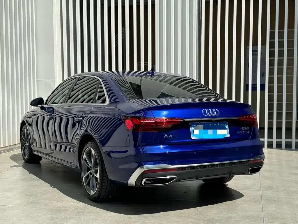 Audi A4L 2021 из CN, фото 9