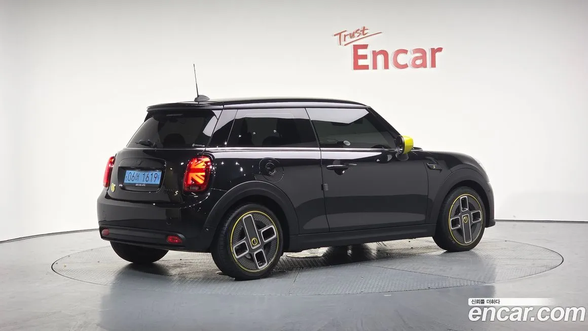 Mini Cooper 2023 из KR, фото 2