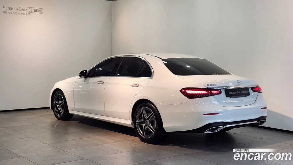Mercedes-Benz E-Class — фото 2