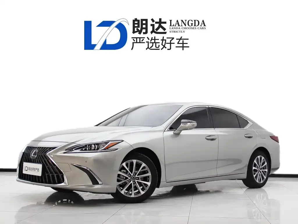 Lexus ES — фото 1