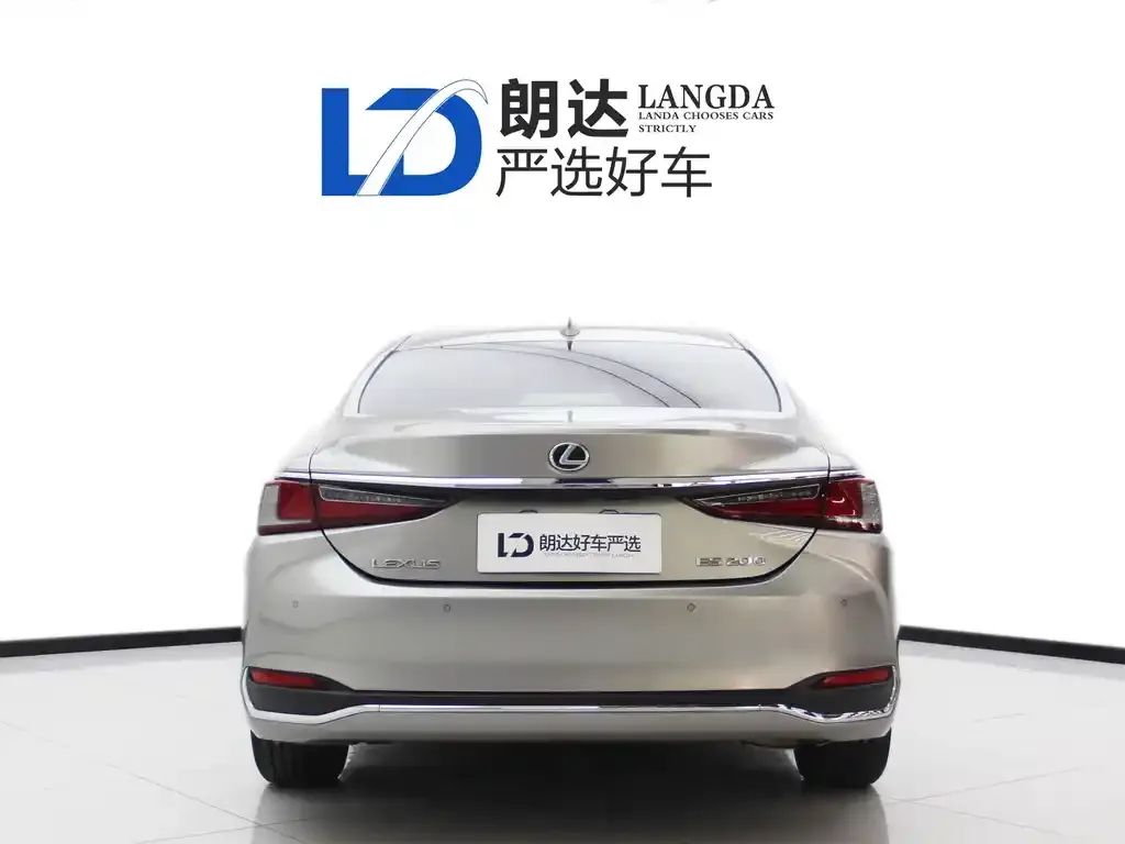 Lexus ES — фото 10