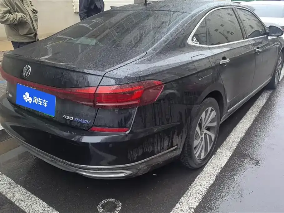 Volkswagen Passat New Energy — фото 3