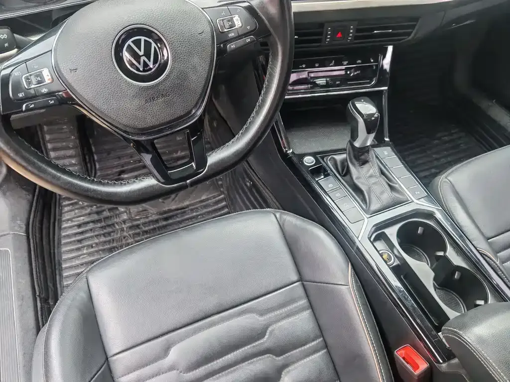 Volkswagen Passat 2021 из CN, фото 8