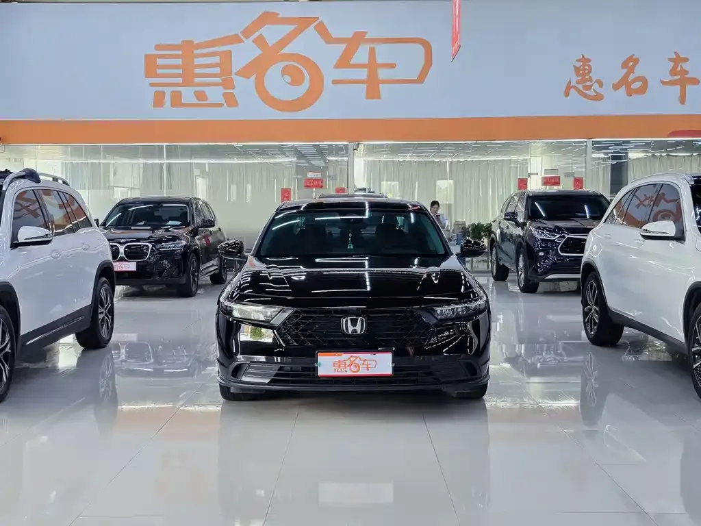 Honda Accord — фото 1