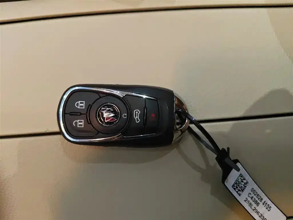 Buick GL8 2024 из CN, фото 9
