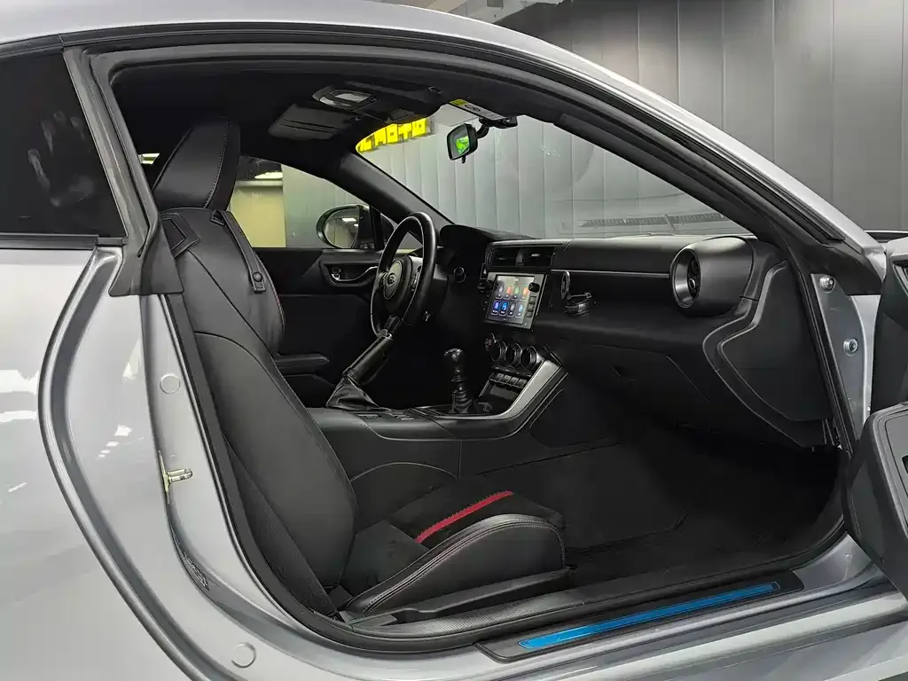 Subaru BRZ 2023 из CN, фото 10