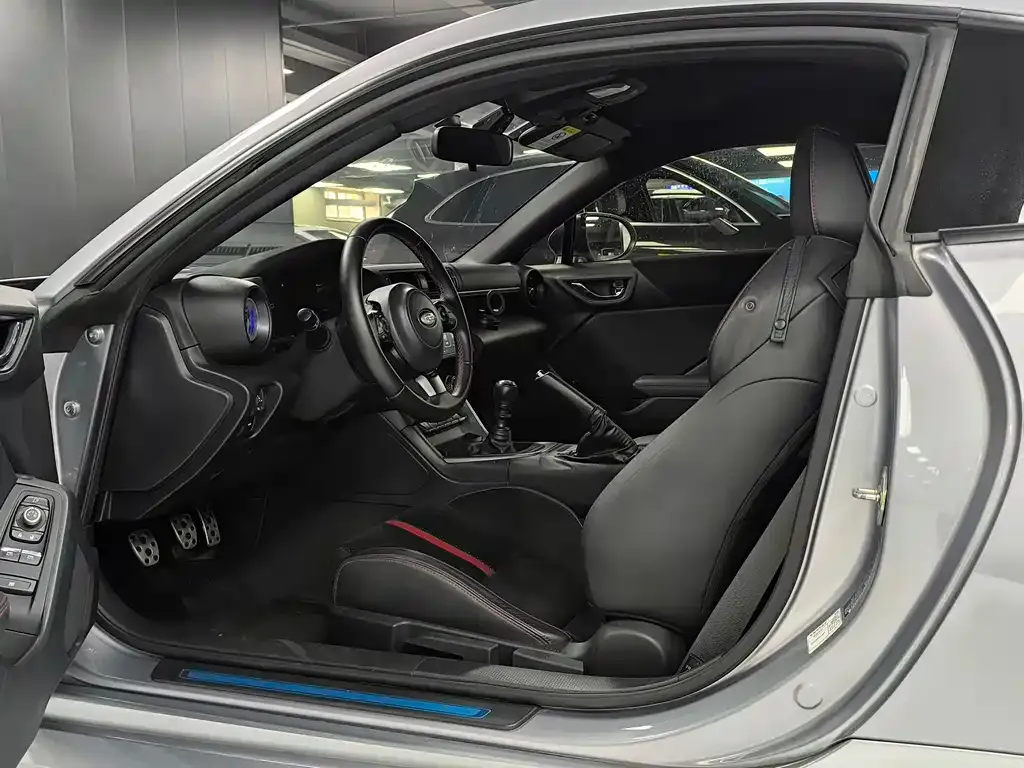 Subaru BRZ 2023 из CN, фото 5