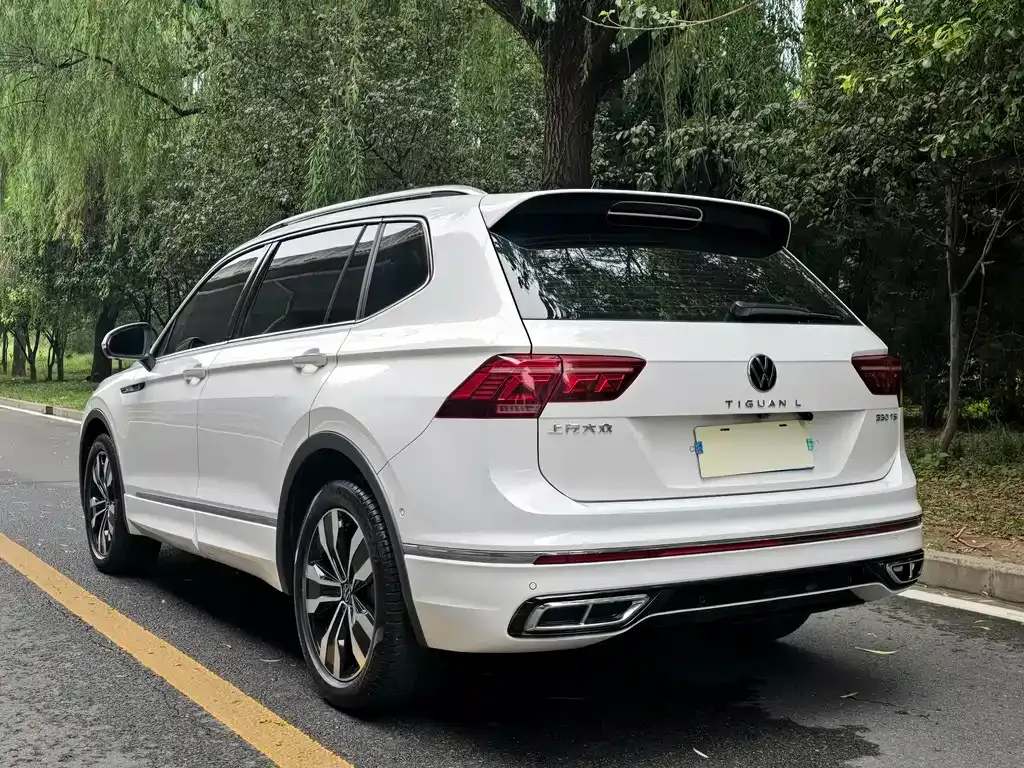 Volkswagen Tiguan L — фото 5