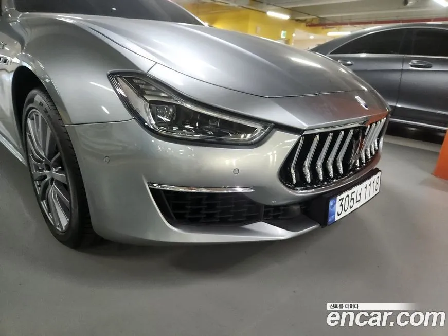 Maserati Ghibli — фото 1
