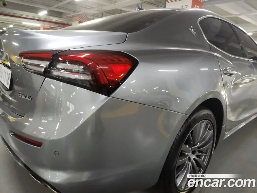Maserati Ghibli — фото 10