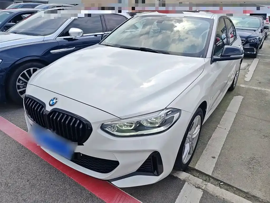BMW 1 Series 2021 из CN, фото 1