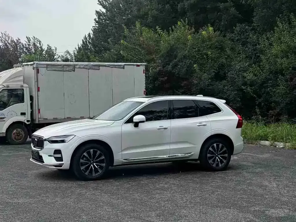 Volvo XC60 2023 из CN, фото 4