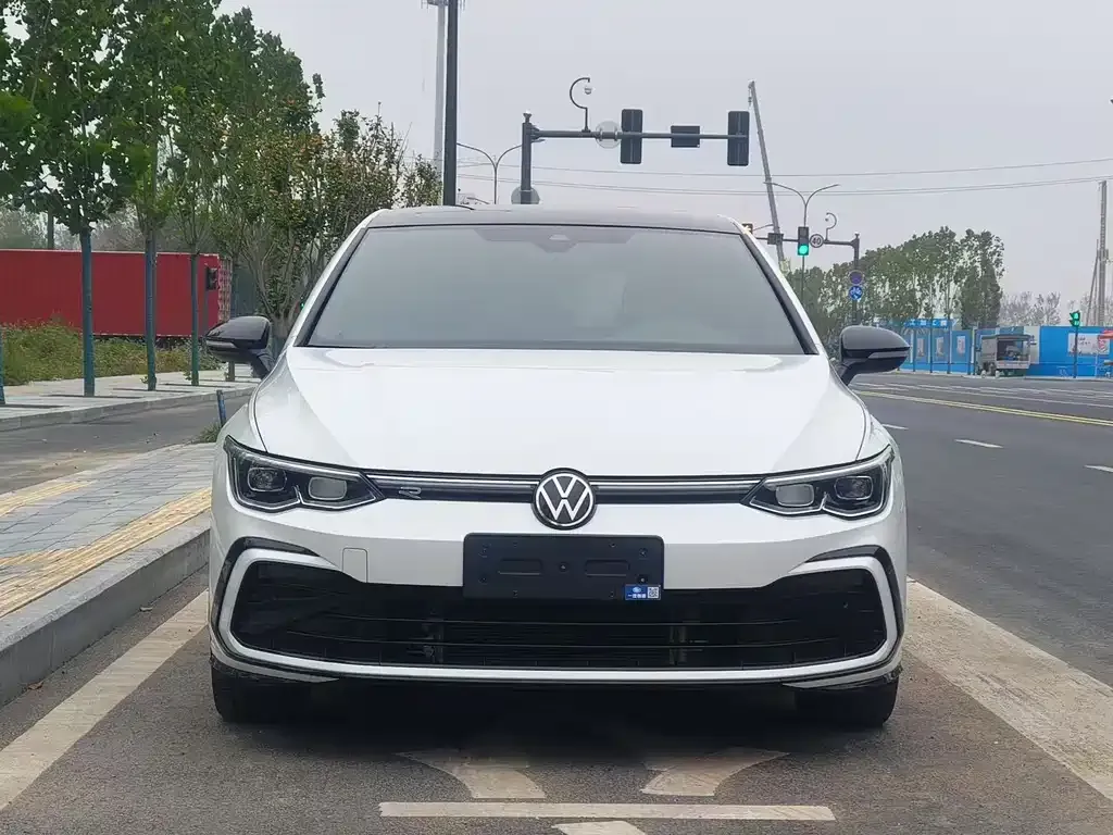 Volkswagen Golf 2022 из CN, фото 2
