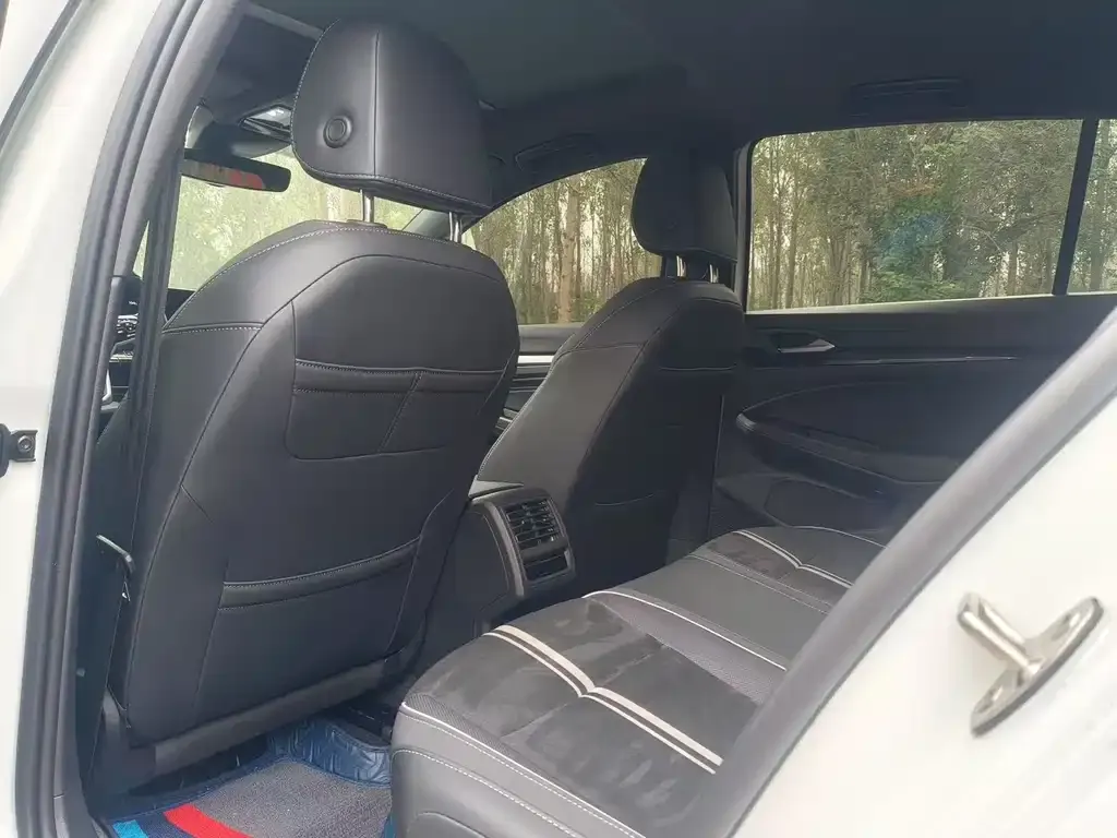 Volkswagen Golf 2022 из CN, фото 6