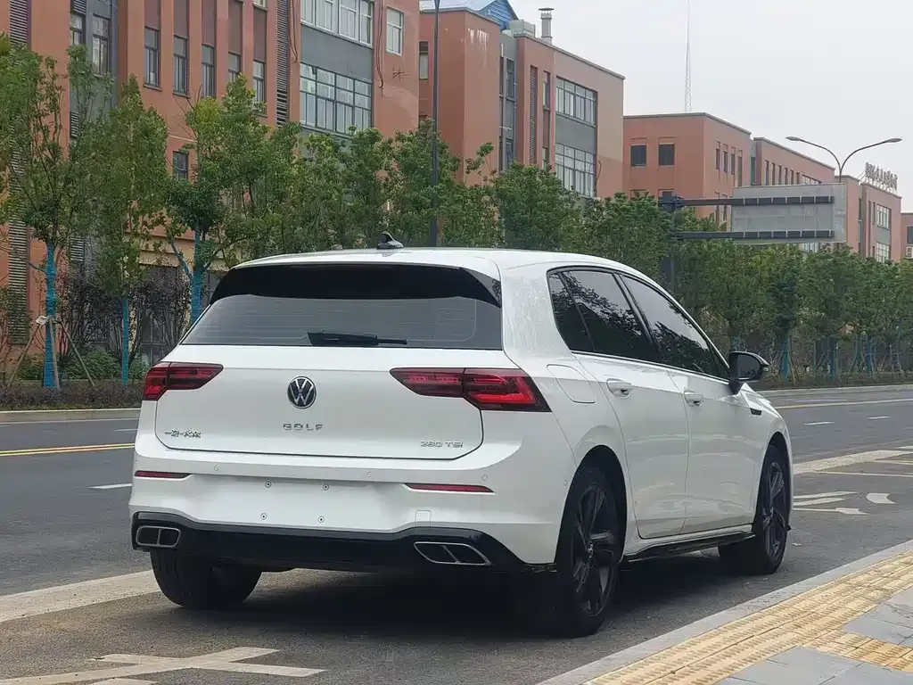 Volkswagen Golf 2022 из CN, фото 9