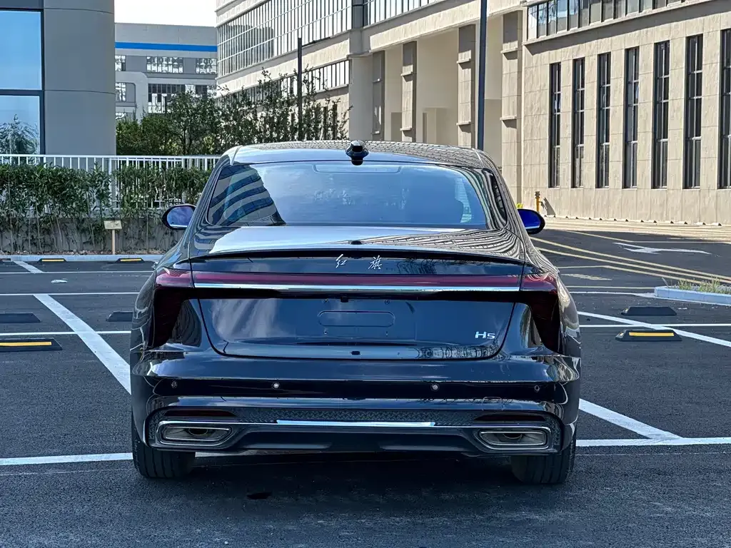 Hongqi H5 — фото 10