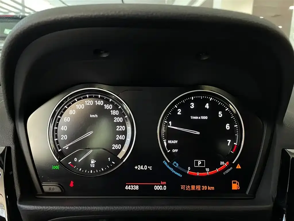 BMW 1 Series 2023 из CN, фото 10