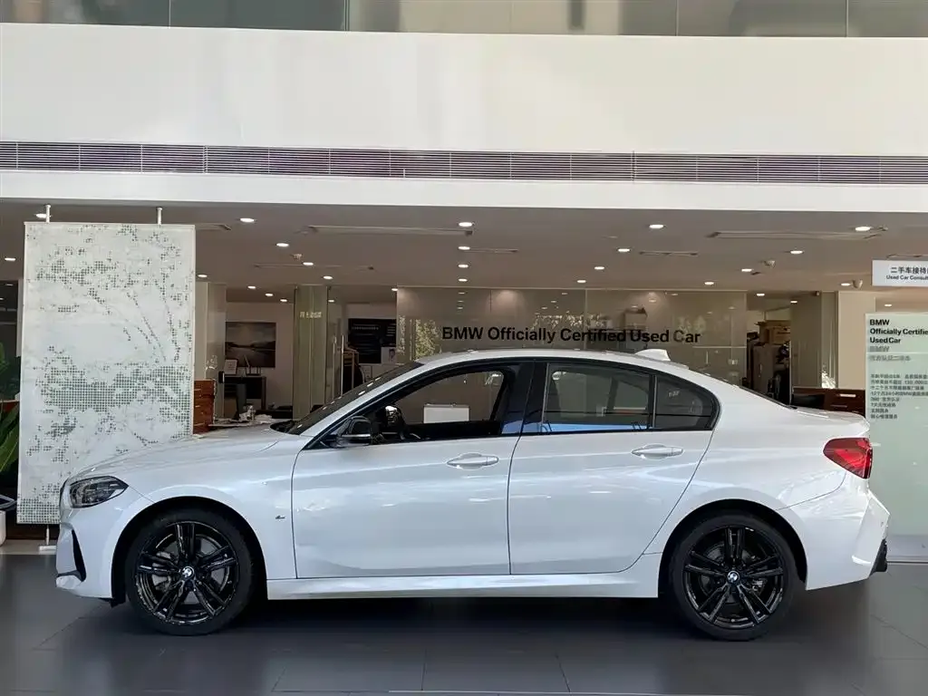 BMW 1 Series 2023 из CN, фото 3