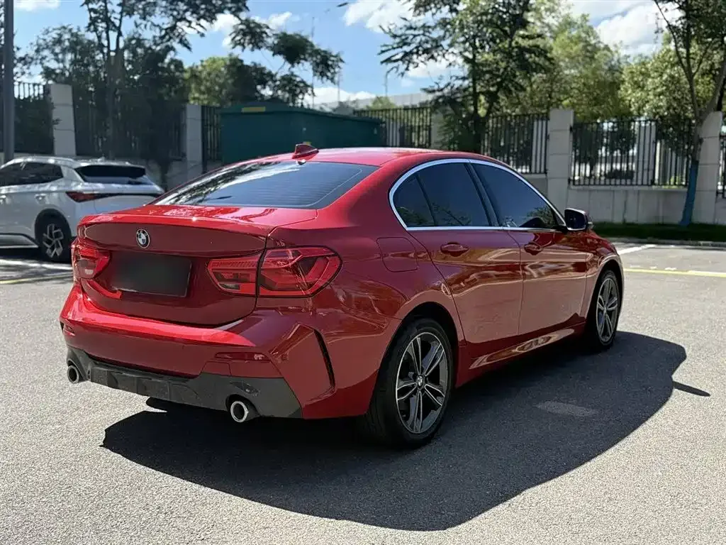 BMW 1 Series 2021 из CN, фото 9