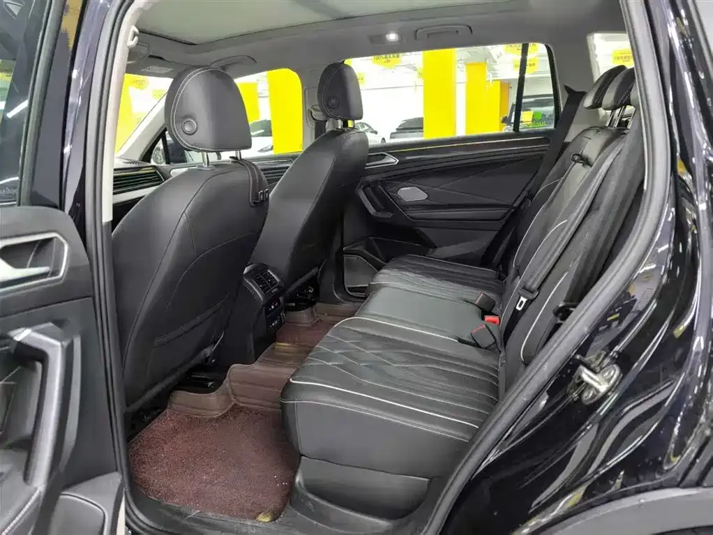 Volkswagen Tiguan L — фото 6