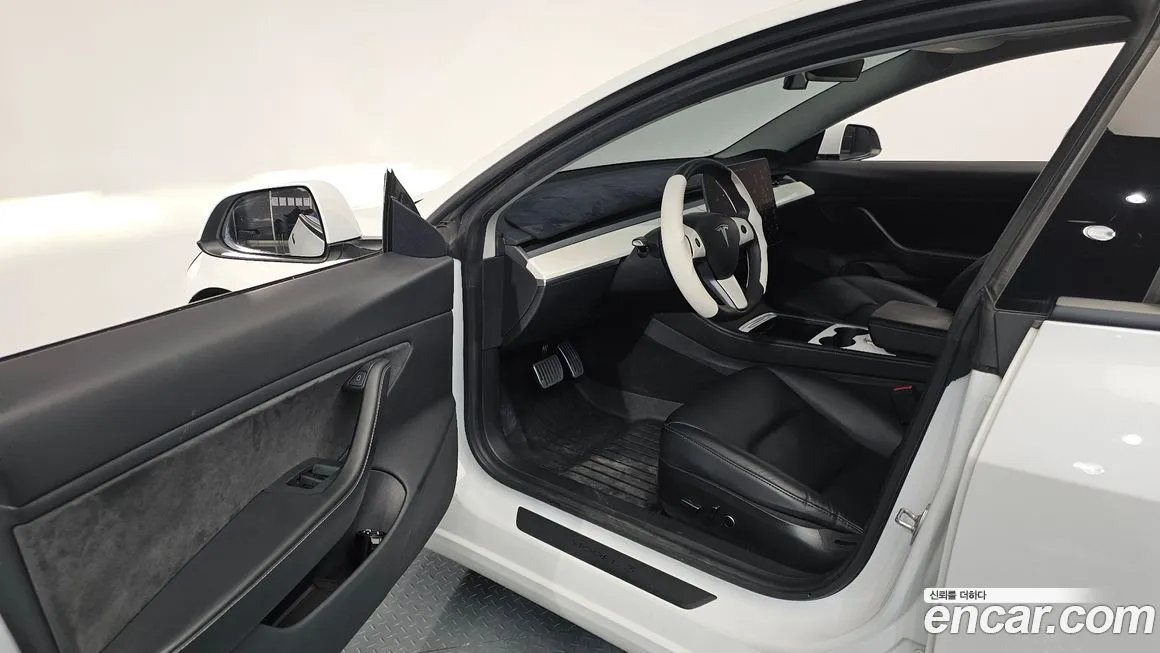 Tesla Model 3 — фото 10