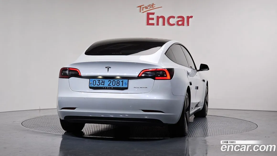 Tesla Model 3 — фото 4
