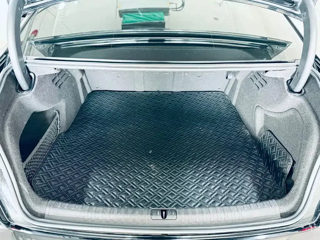 Audi A6L 2022 из CN, фото 8