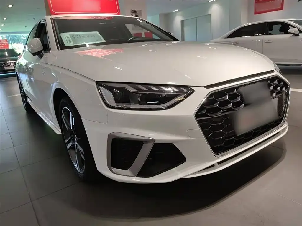 Audi A4L 2022 из CN, фото 6