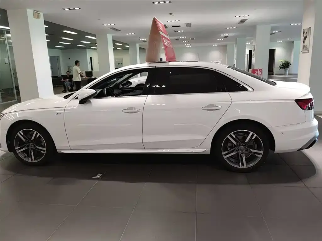 Audi A4L 2022 из CN, фото 7