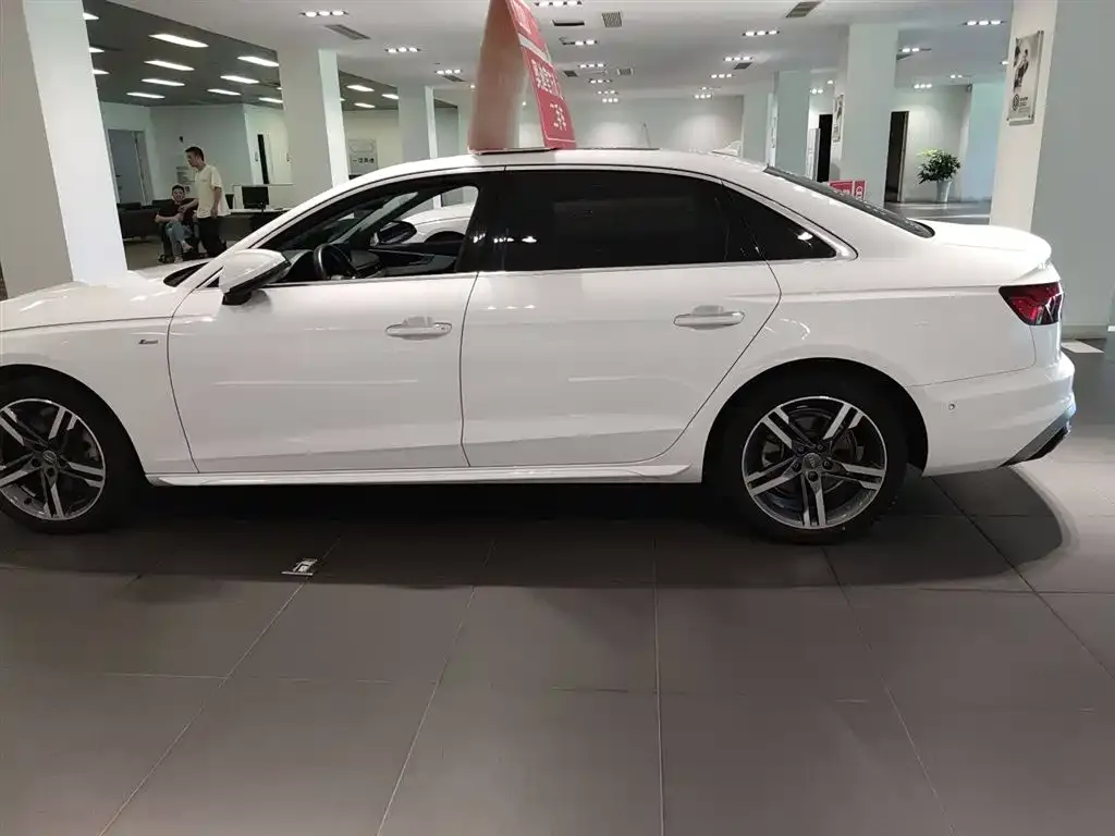 Audi A4L 2022 из CN, фото 8