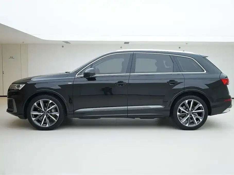 Audi Q7 2022 из CN, фото 3
