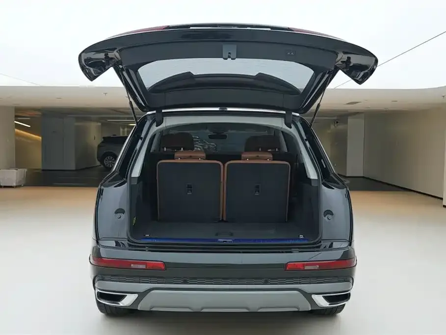 Audi Q7 2022 из CN, фото 6