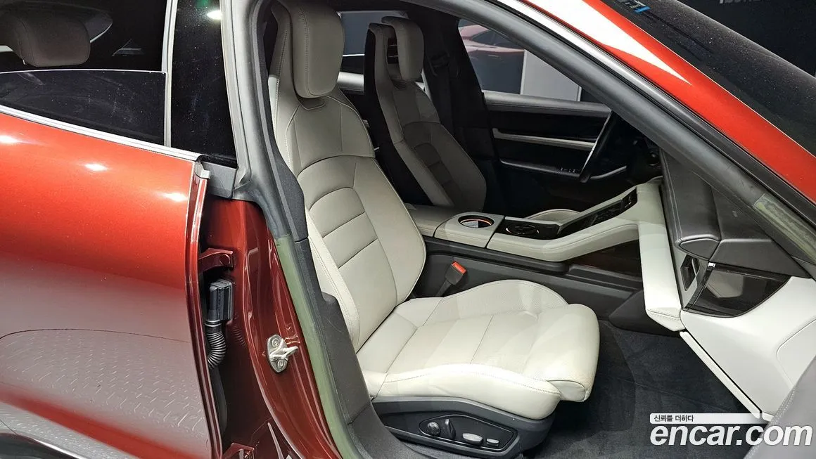 Porsche Taycan 2022 из KR, фото 10