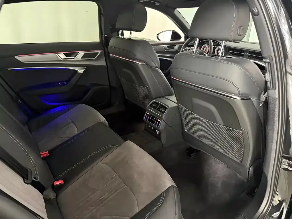 Audi A6L 2023 из CN, фото 7