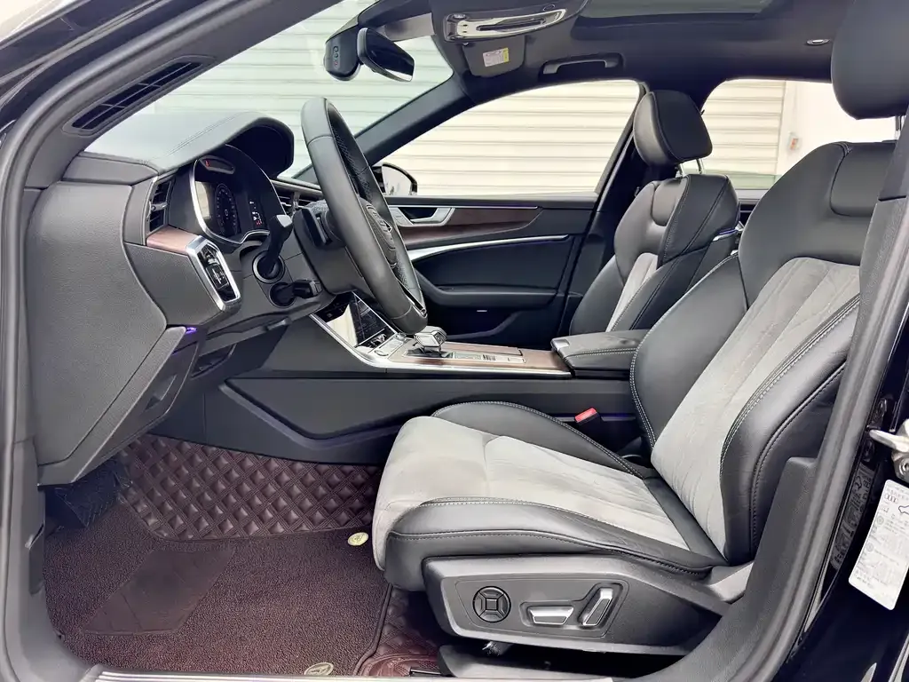 Audi A6L 2022 из CN, фото 6