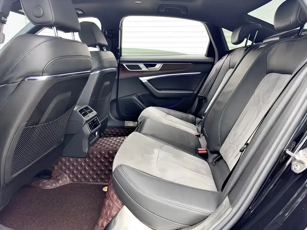 Audi A6L 2022 из CN, фото 7
