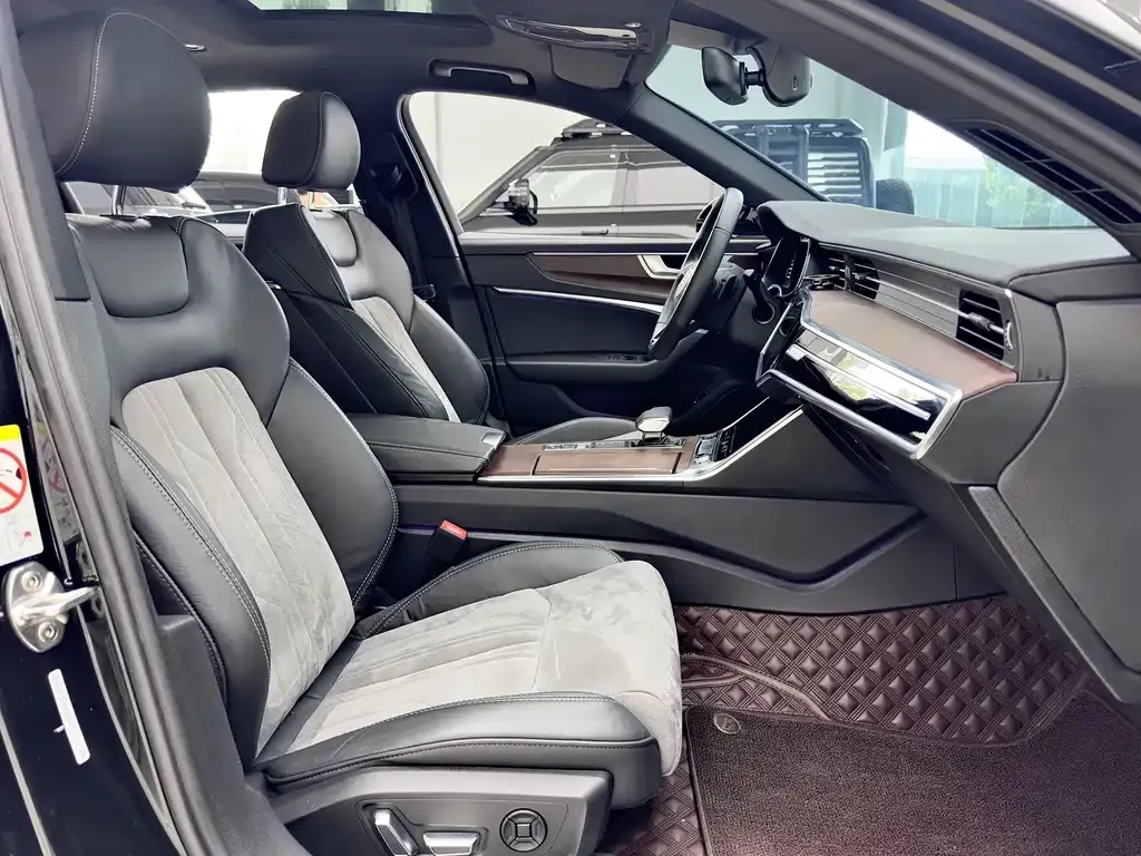 Audi A6L 2022 из CN, фото 8