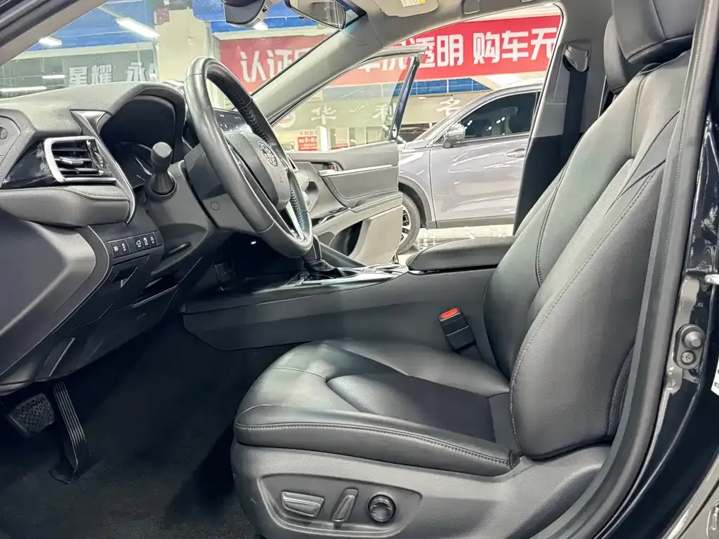 Toyota Camry 2023 из CN, фото 10