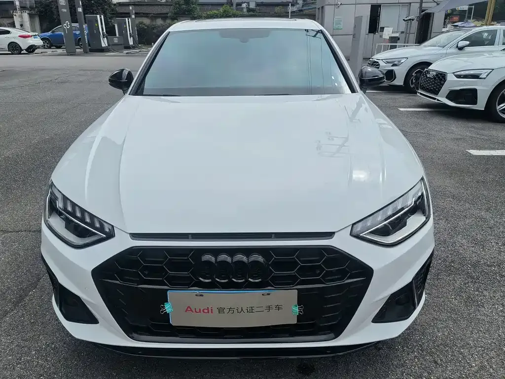 Audi A4L 2023 из CN, фото 3