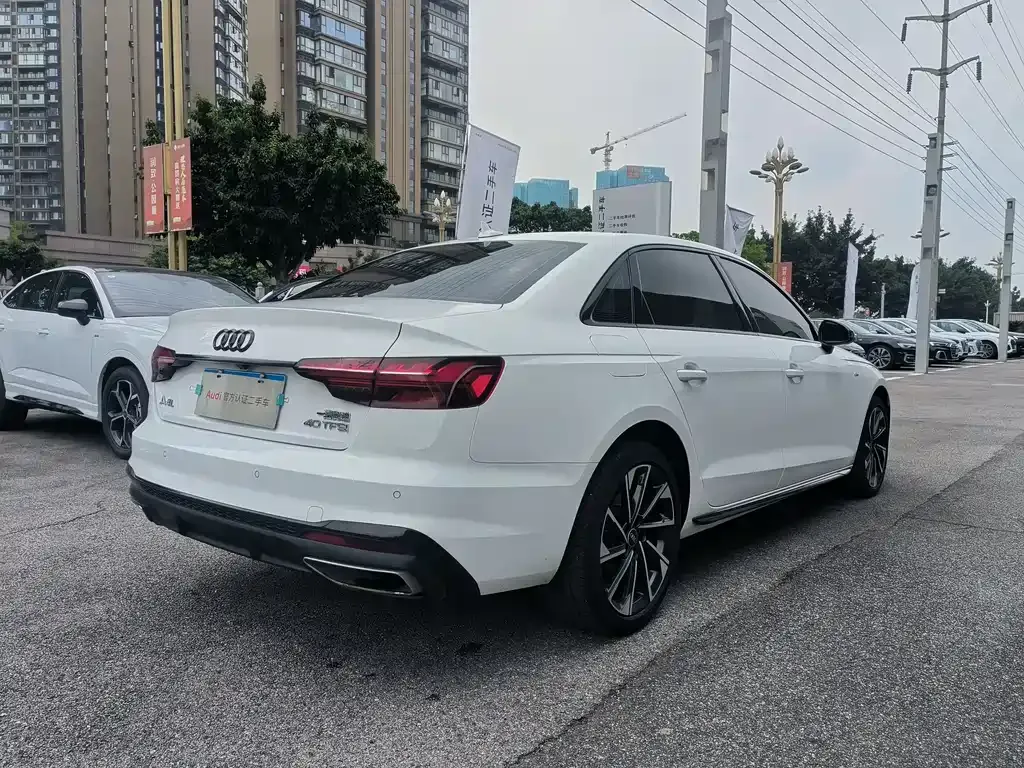 Audi A4L 2023 из CN, фото 4