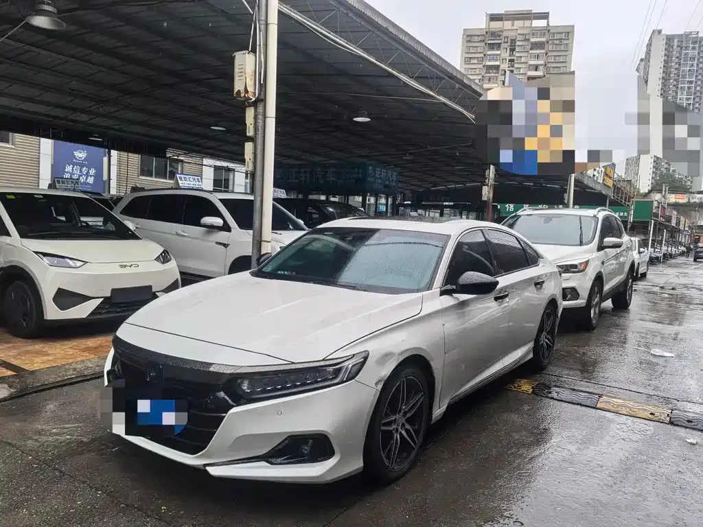 Honda Accord — фото 1