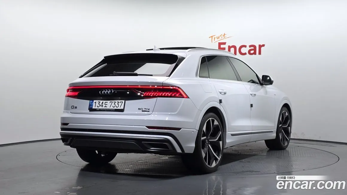 Audi Q8 2021 из KR, фото 2
