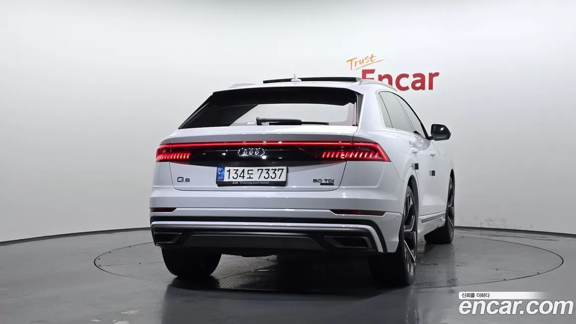 Audi Q8 2021 из KR, фото 4