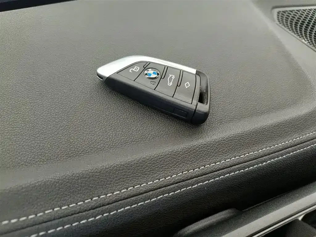 BMW 3 Series 2024 из CN, фото 9