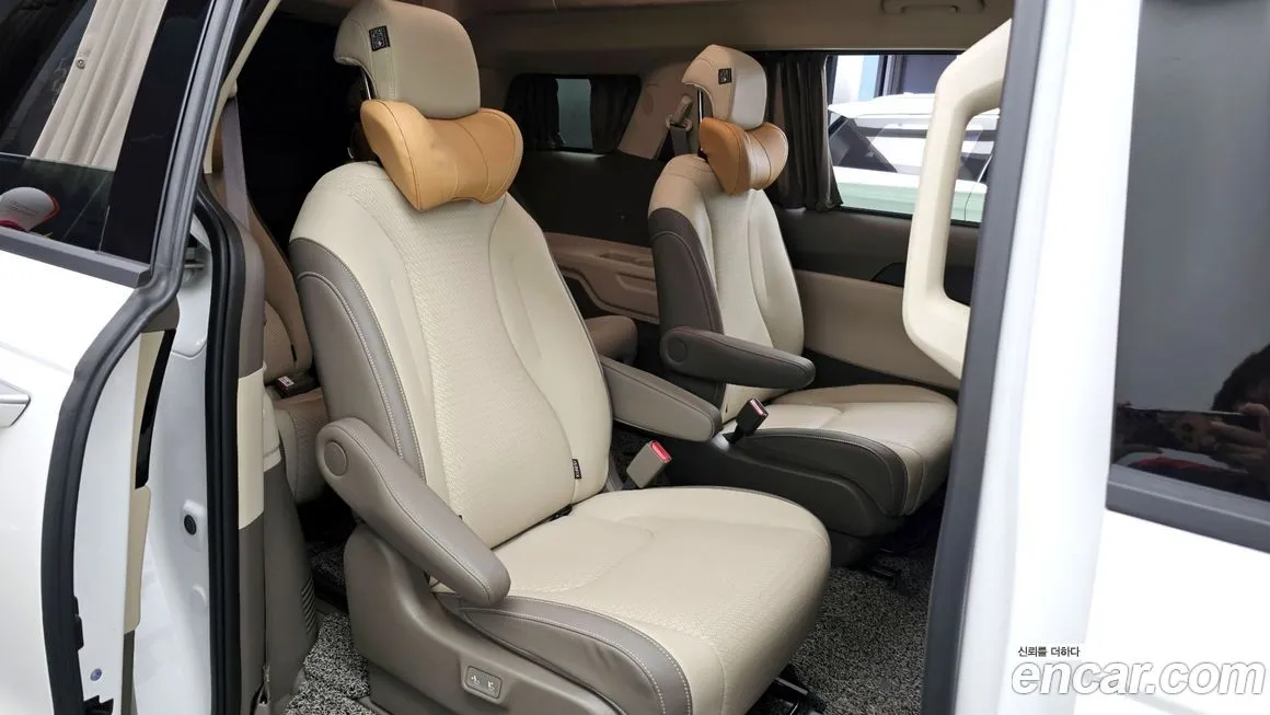 Kia Carnival — фото 10