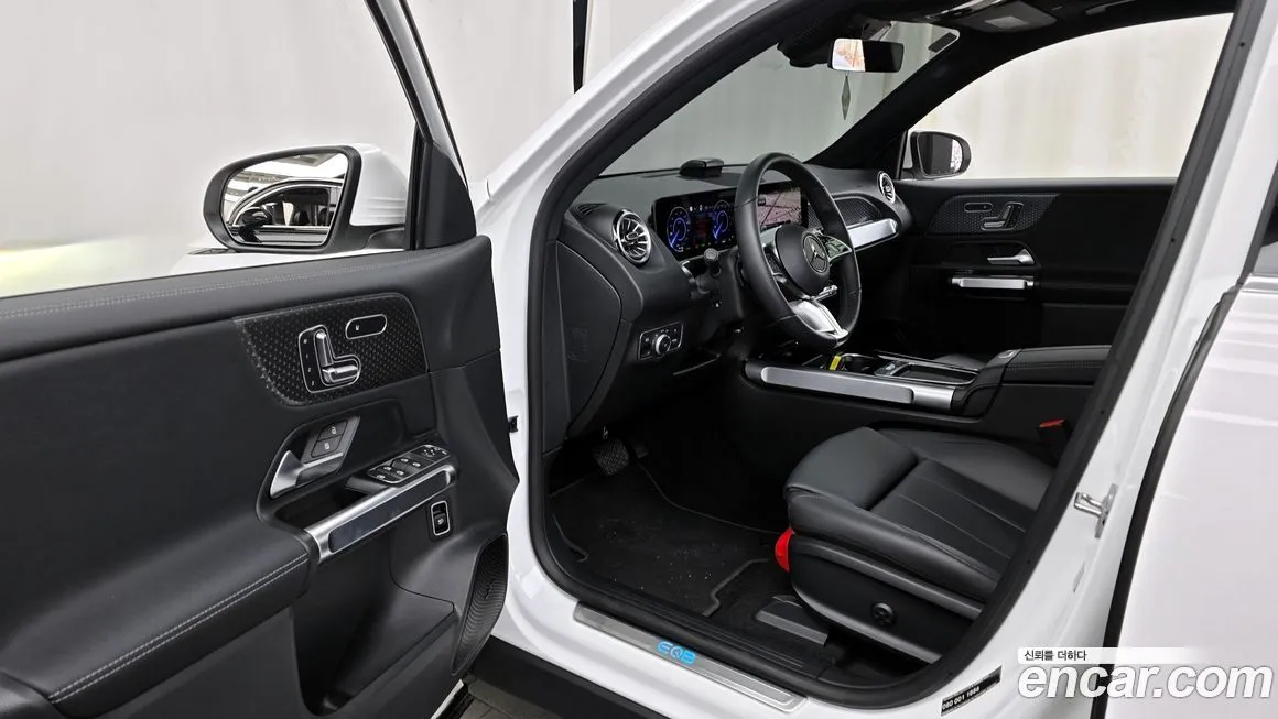 Mercedes-Benz EQB — фото 10