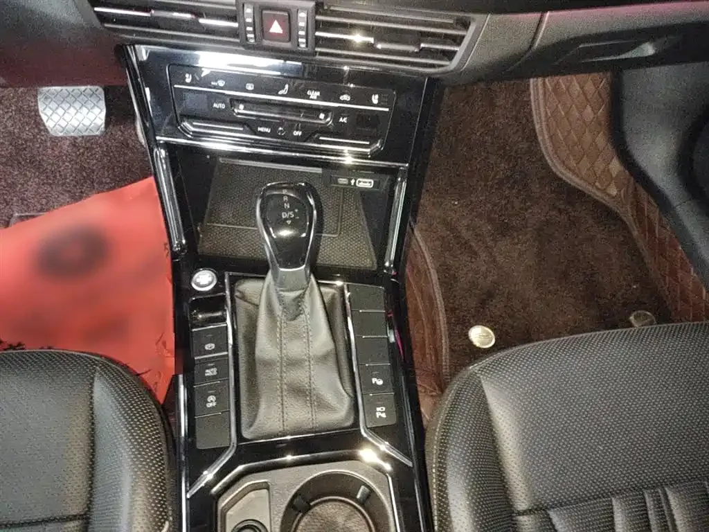Volkswagen Passat — фото 8